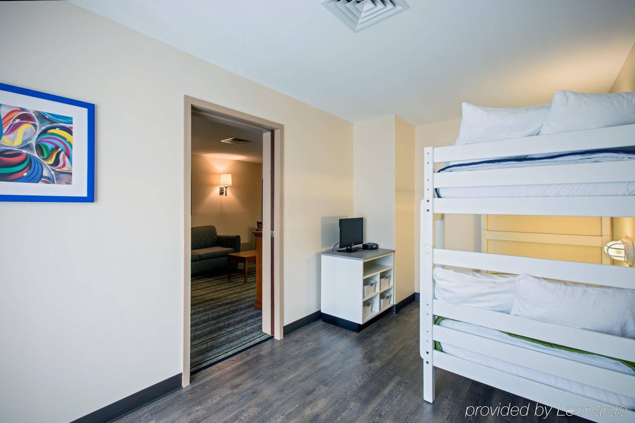 Holiday Inn Express & Suites Salamanca, An Ihg Hotel Exterior foto
